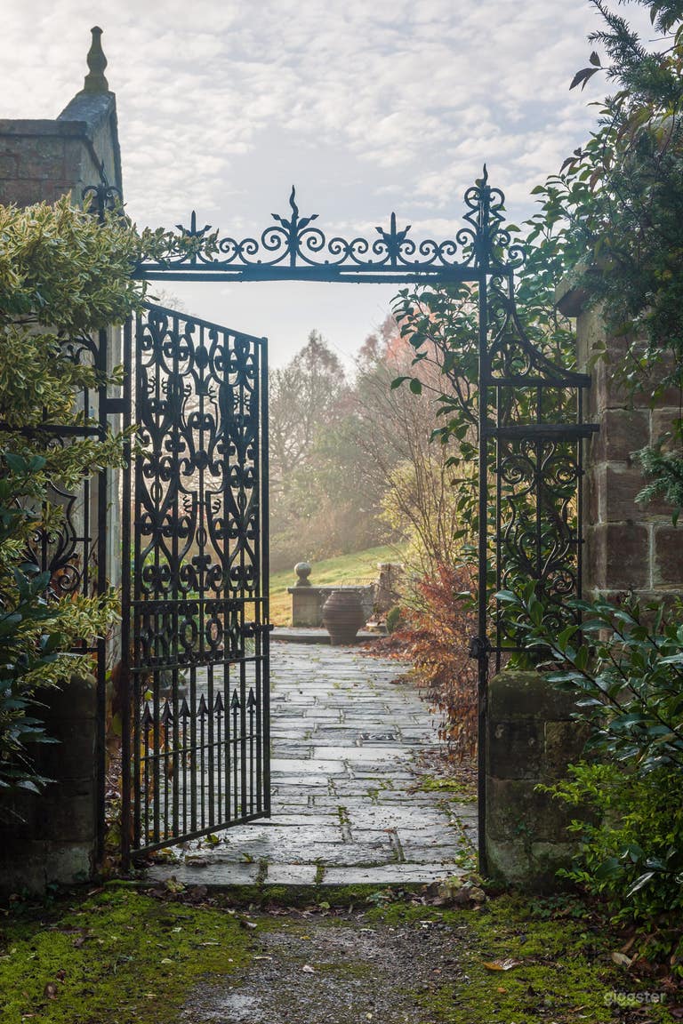  Picturesque Estate 