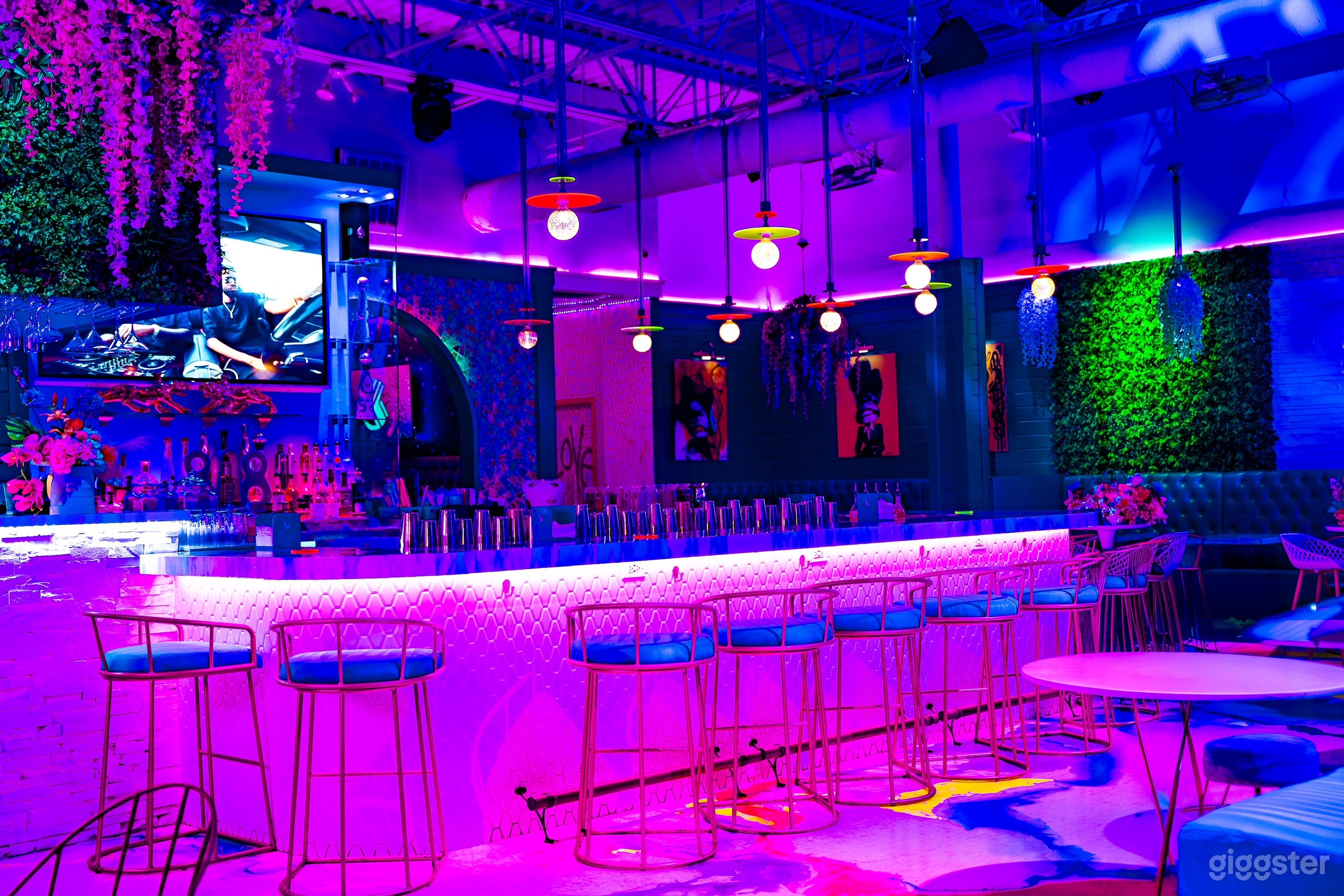Vibrant Social Lounge Perfect for Celebrations Photo 2