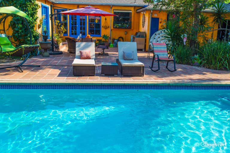  Tropical pool in Hollywood 