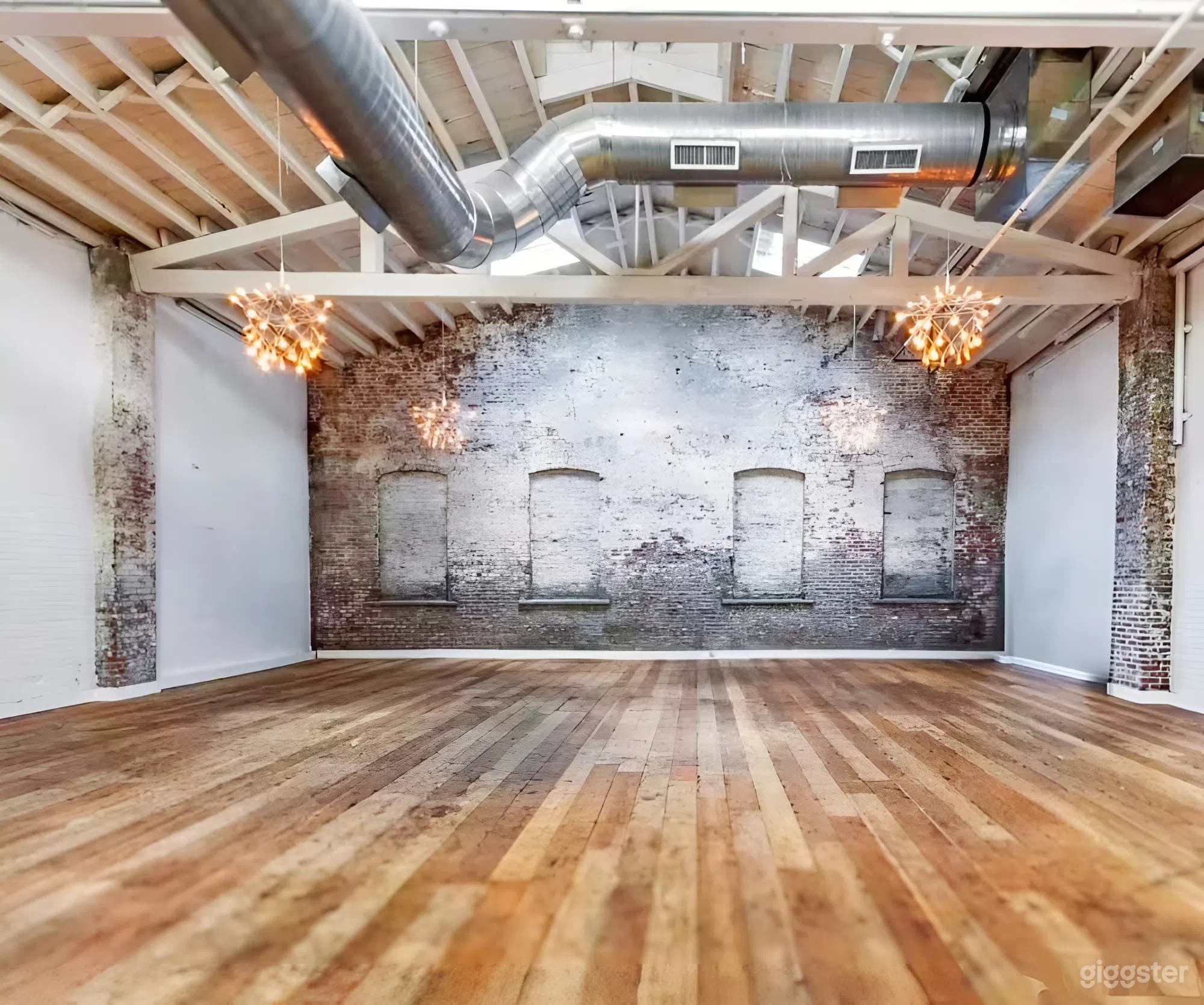 Spacious Two-Level Loft Studio with Skylights & Open Layout Photo 1