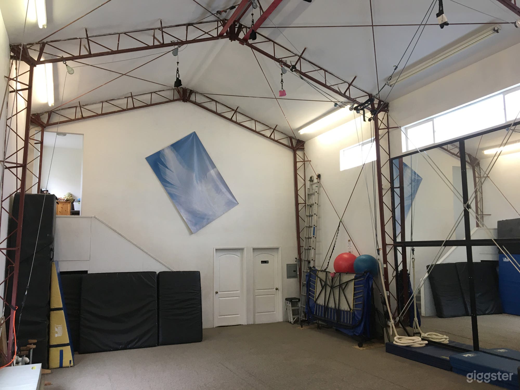 JJGym - Private Stunt and Circus Training Space Photo 1
