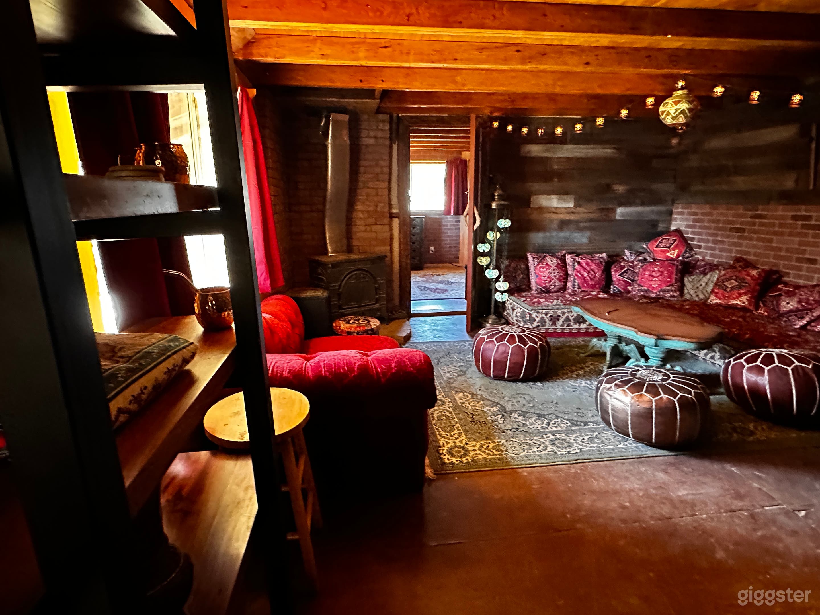Boho Chic Lounge w/ Moroccan Vibes Photo 4