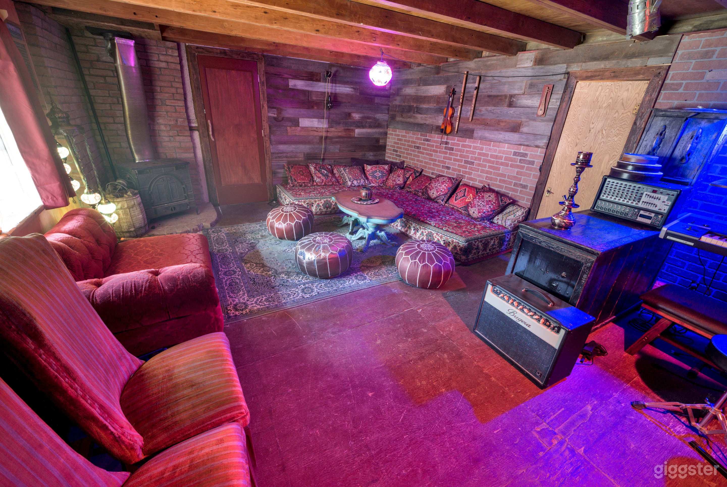 Boho Chic Lounge w/ Moroccan Vibes Photo 3