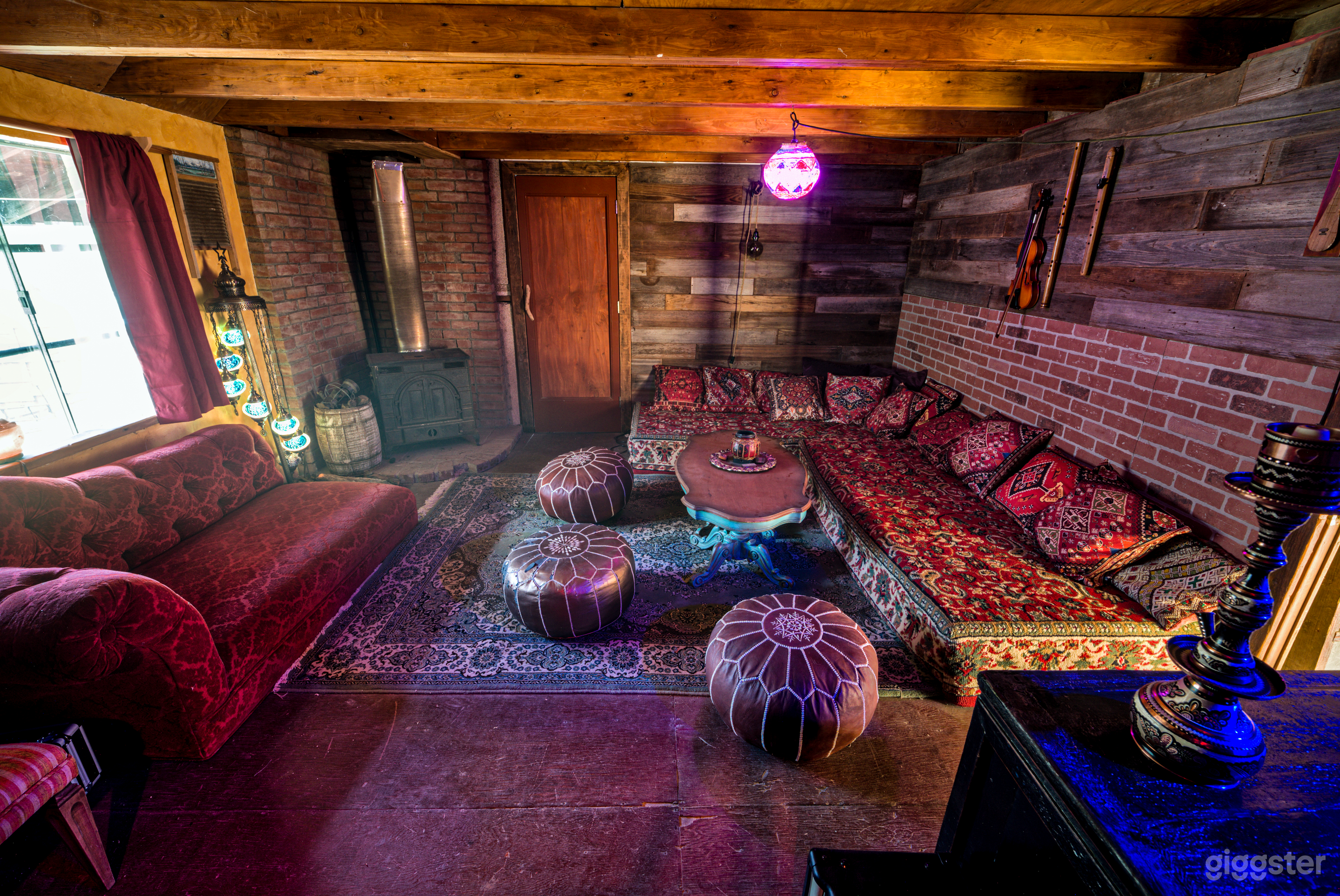 Boho Chic Lounge w/ Moroccan Vibes Photo 1