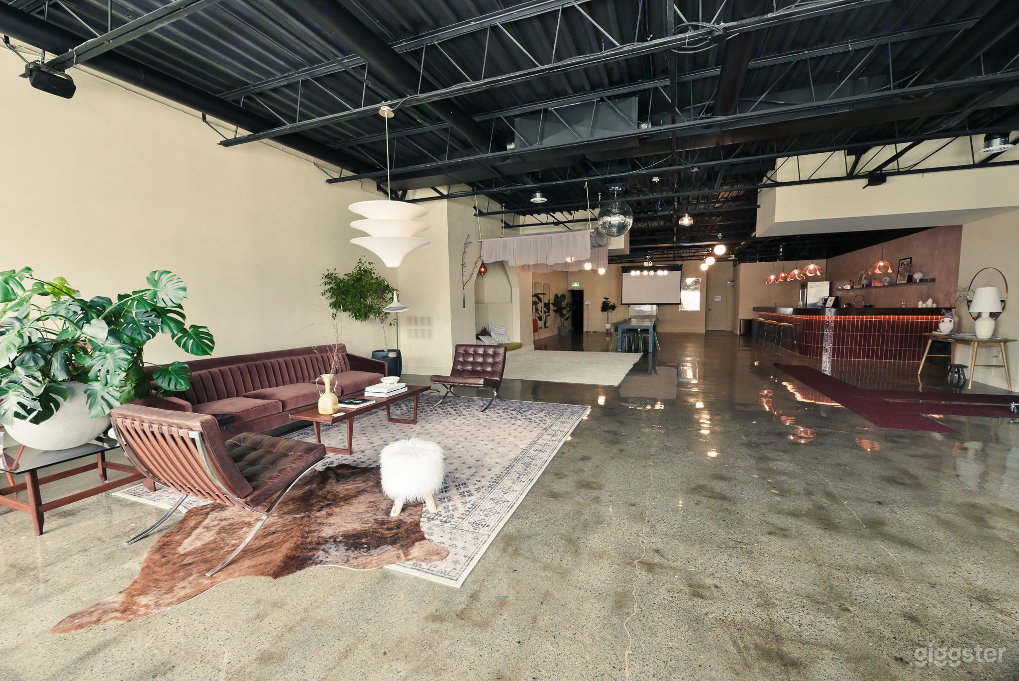 Open Concept Multi Use Studio Photo 3