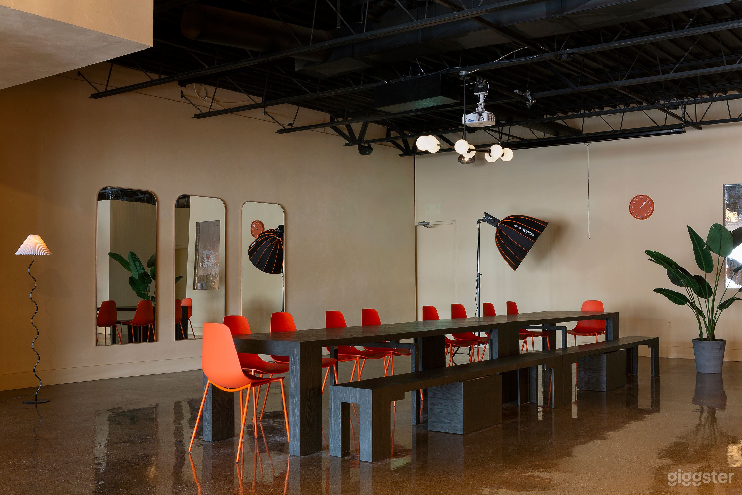 Open Concept Multi Use Studio Photo 3