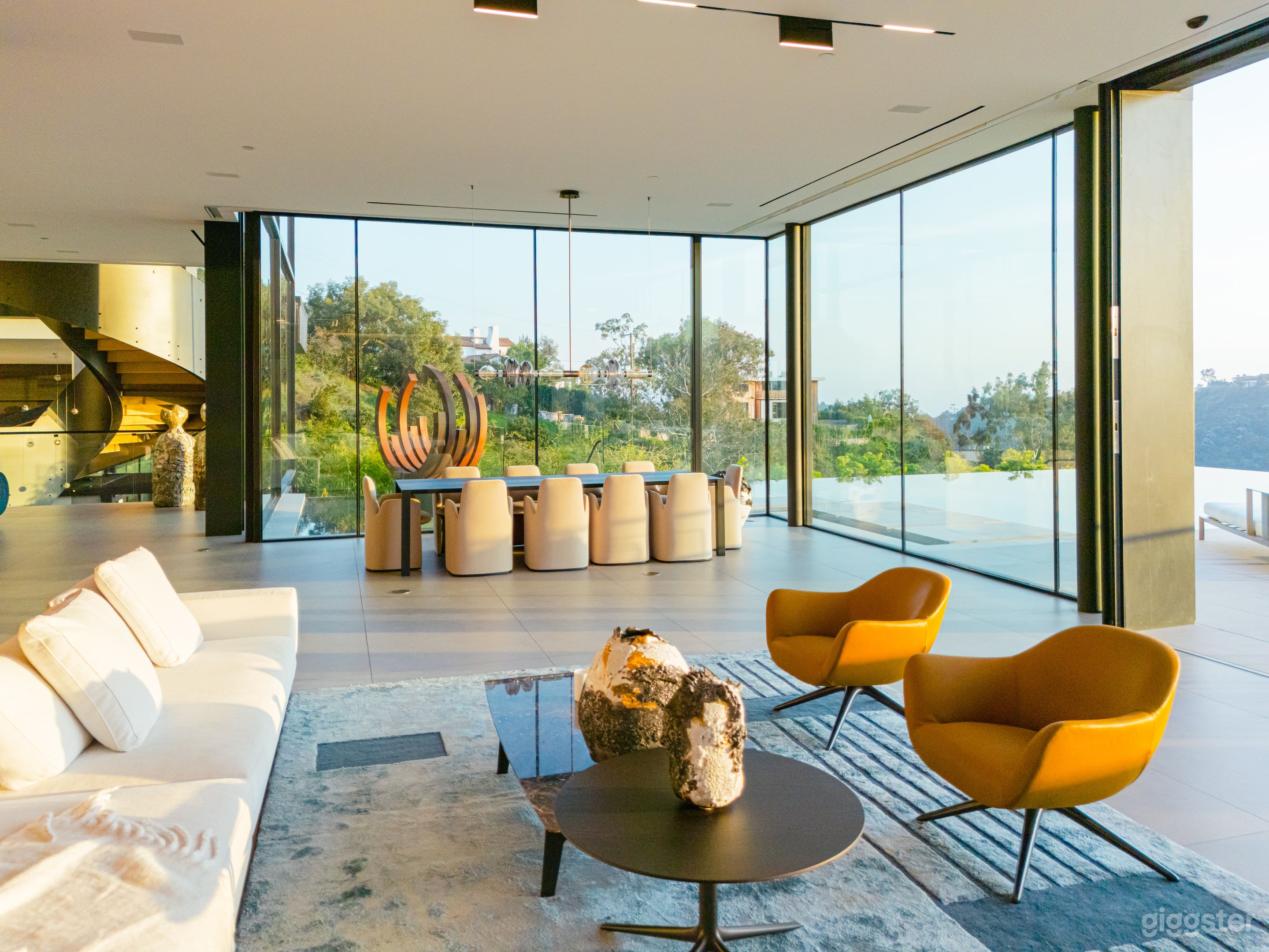 USHER VILLA ELEVATE IN STYLE: CHIC BEL AIR Photo 3