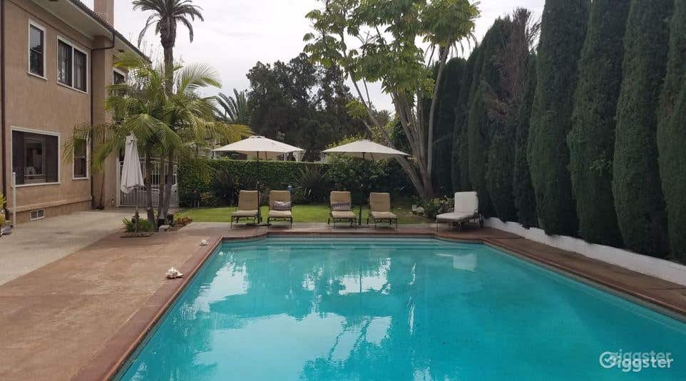 Perfect Party Pool with Cabana and Bar Area Photo 4