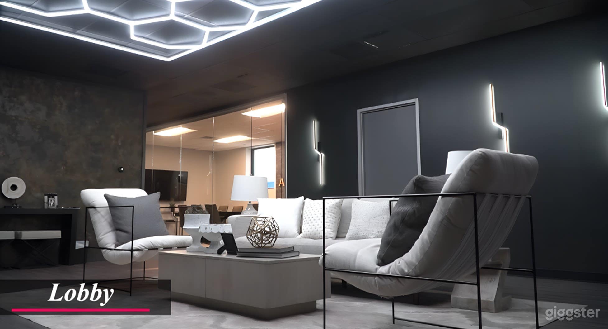 Elegant Lobby Photo 2