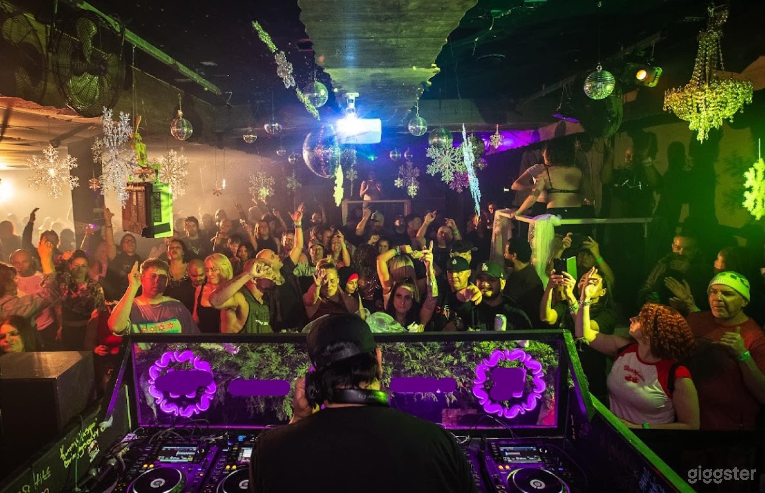 Music Venue and Event Space on Dundas &amp; Bathurst Photo 1