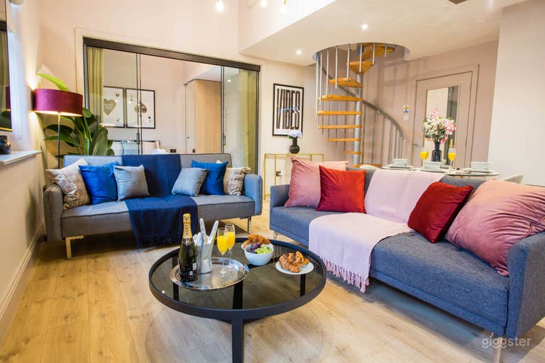  3 Bed 3 Bath | Retro-Modern Apartment with Mezzanine 