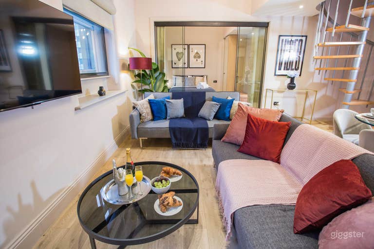  3 Bed 3 Bath | Retro-Modern Apartment with Mezzanine 