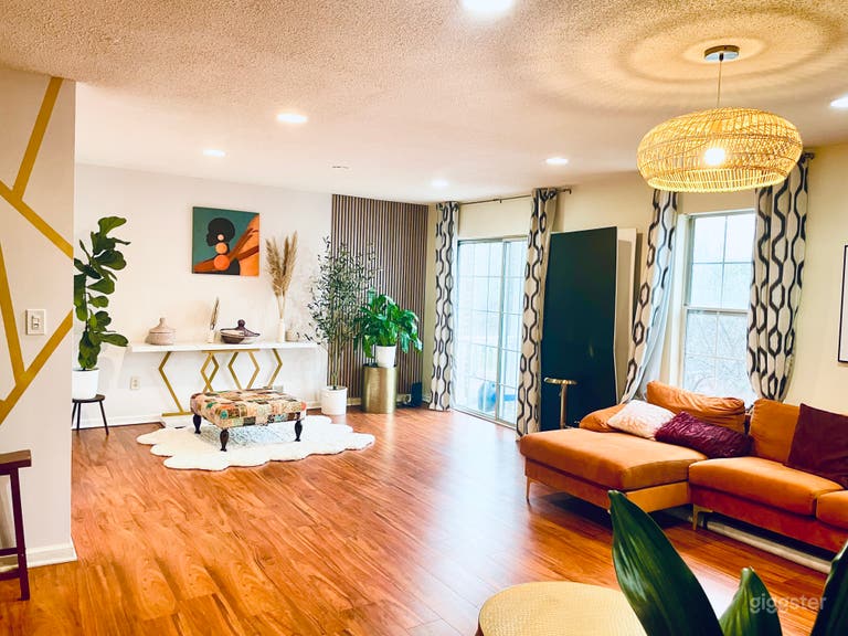  Eclectic Photo Studio near Downtown Newark 