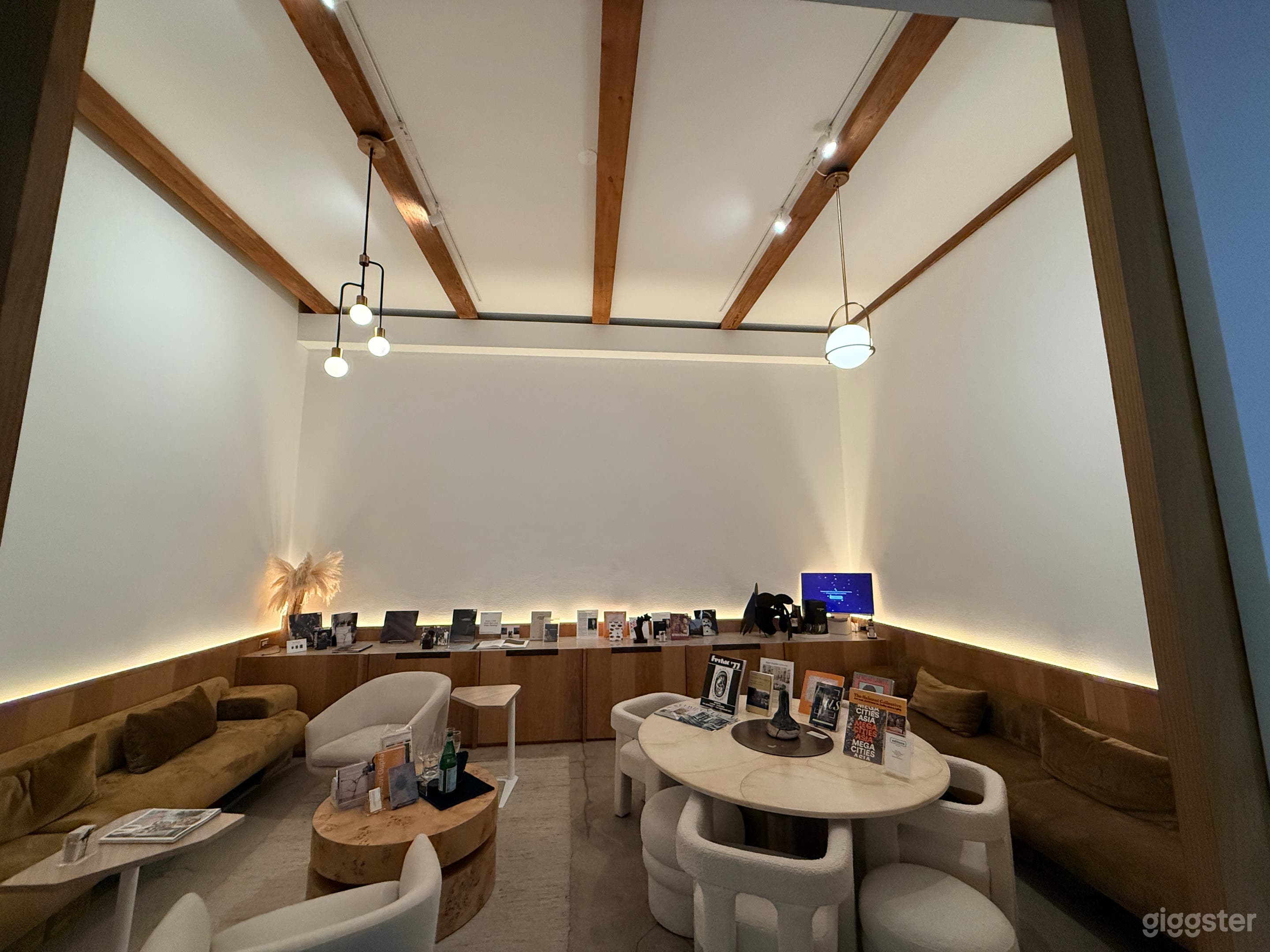 Leadership Offsite Space | Executive Lounge + Wine Bar Photo 4