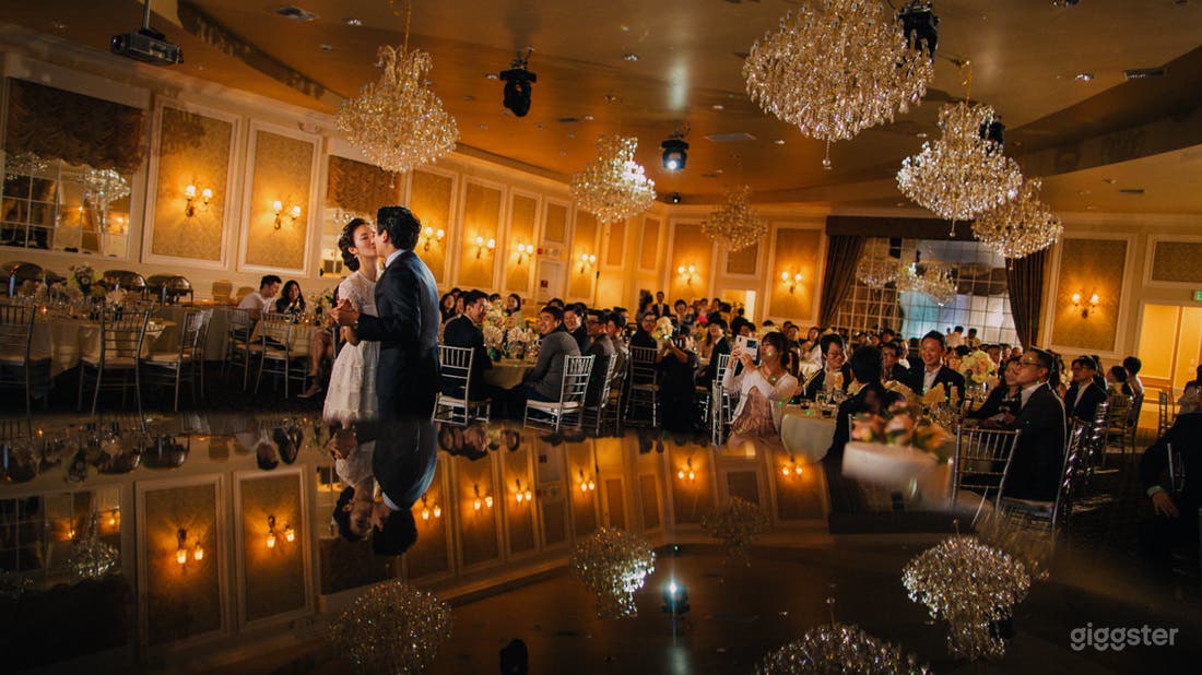 Spacious Elegant Banquet Hall Photo 4