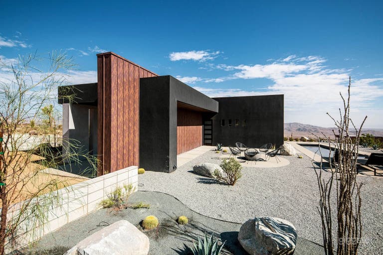  The Coza | Modern Retreat w Pool + Spa 