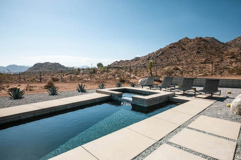  The Coza | Modern Retreat w Pool + Spa 