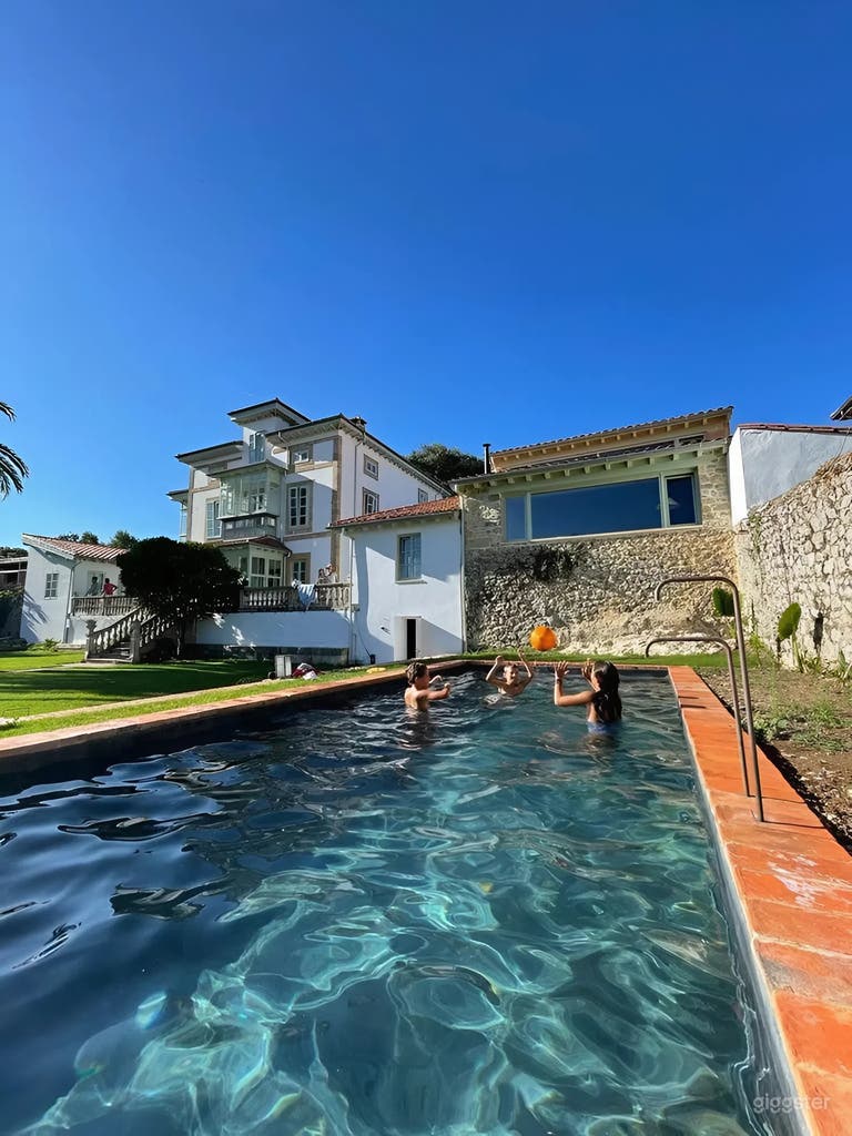  Impresionante villa histórica con taller en Cantabria 