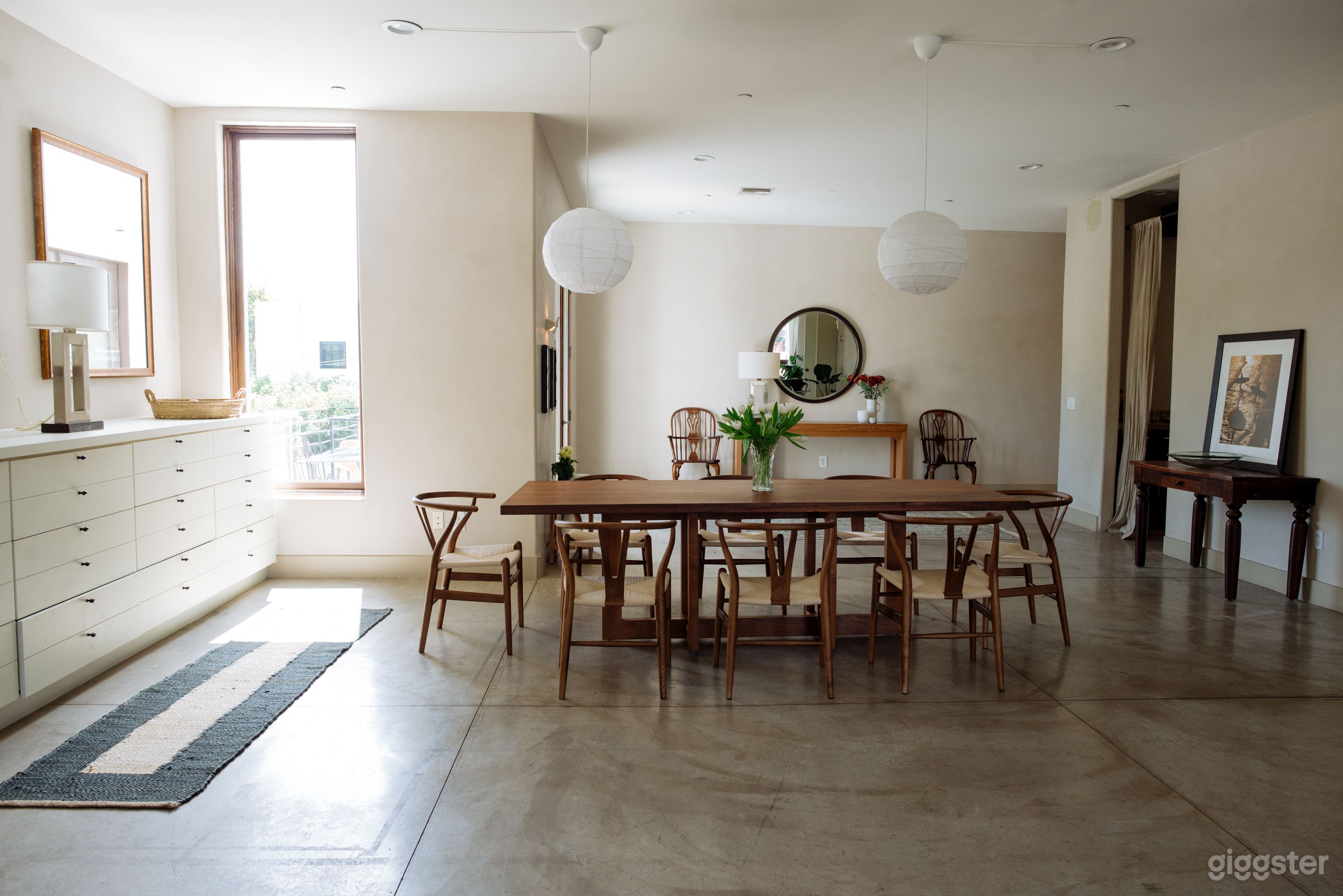 MASSIVE Elegant WeHo Loft Photo 4