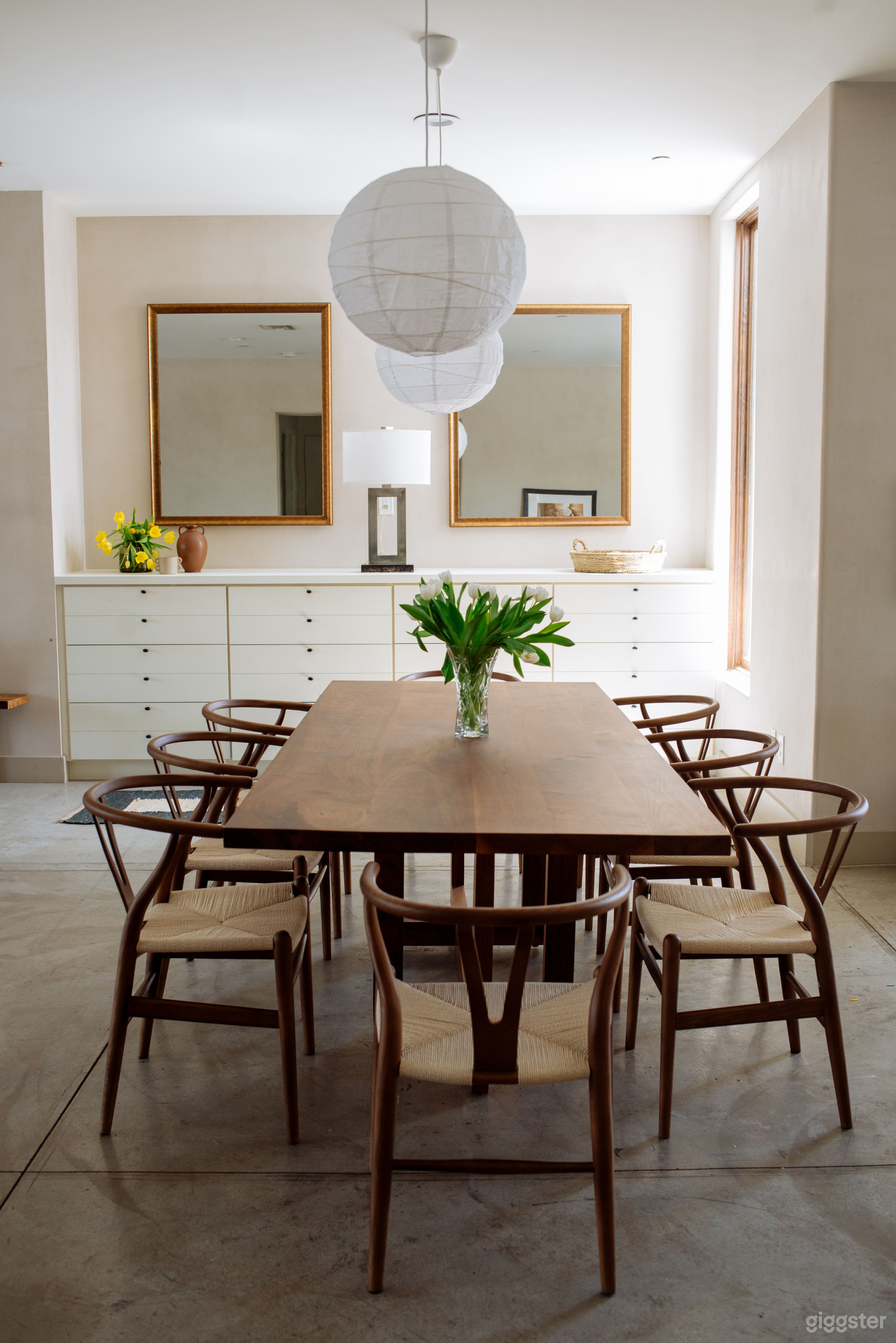 MASSIVE Elegant WeHo Loft Photo 3