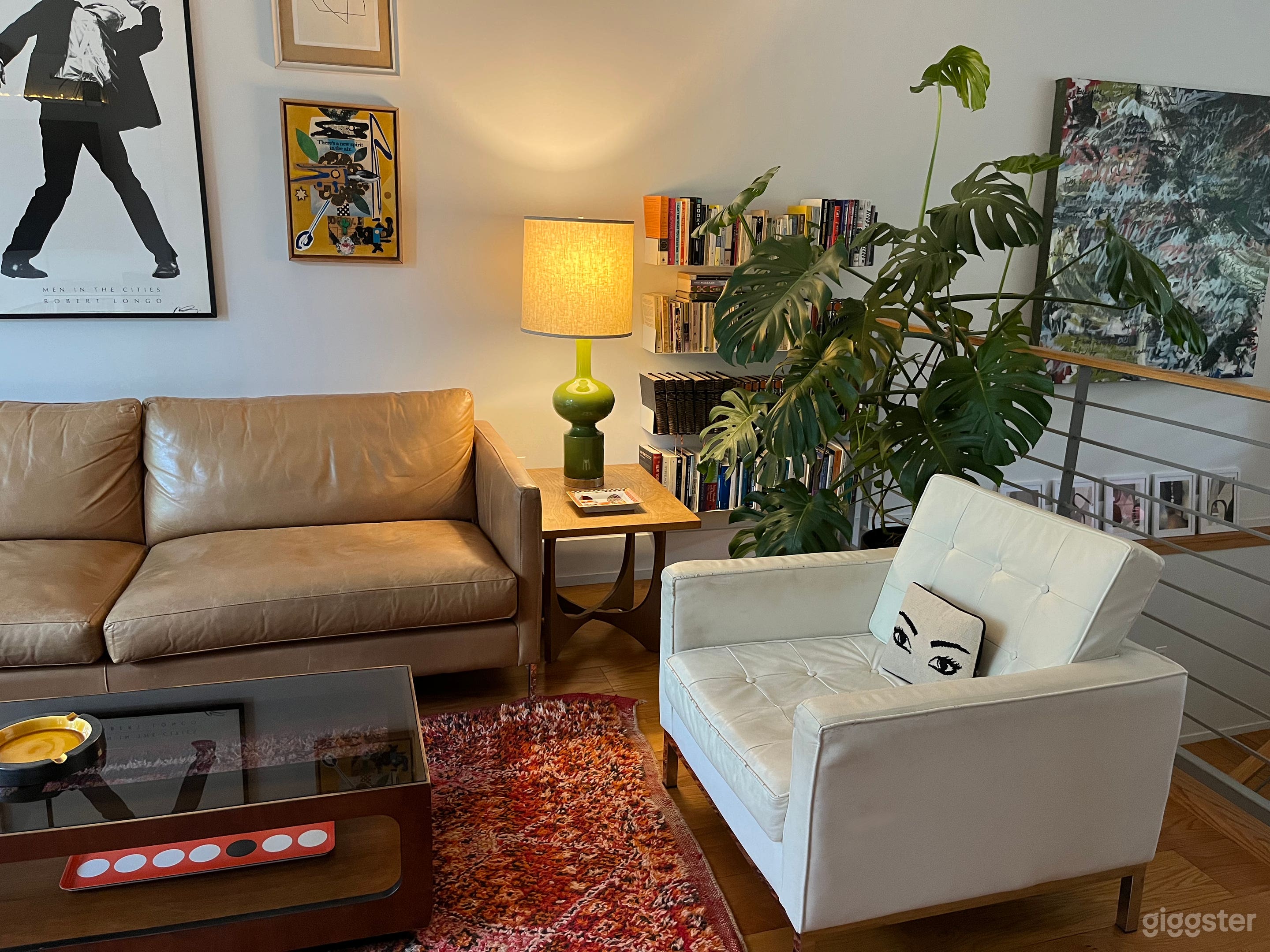 Modern Triplex w/ Large Outdoor Space Photo 3