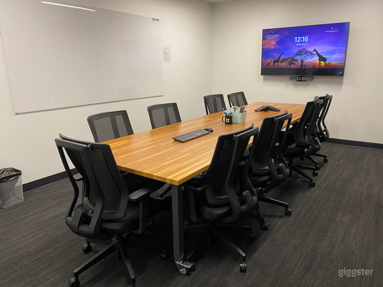  Conference / Board Room with State of the art Technology 
