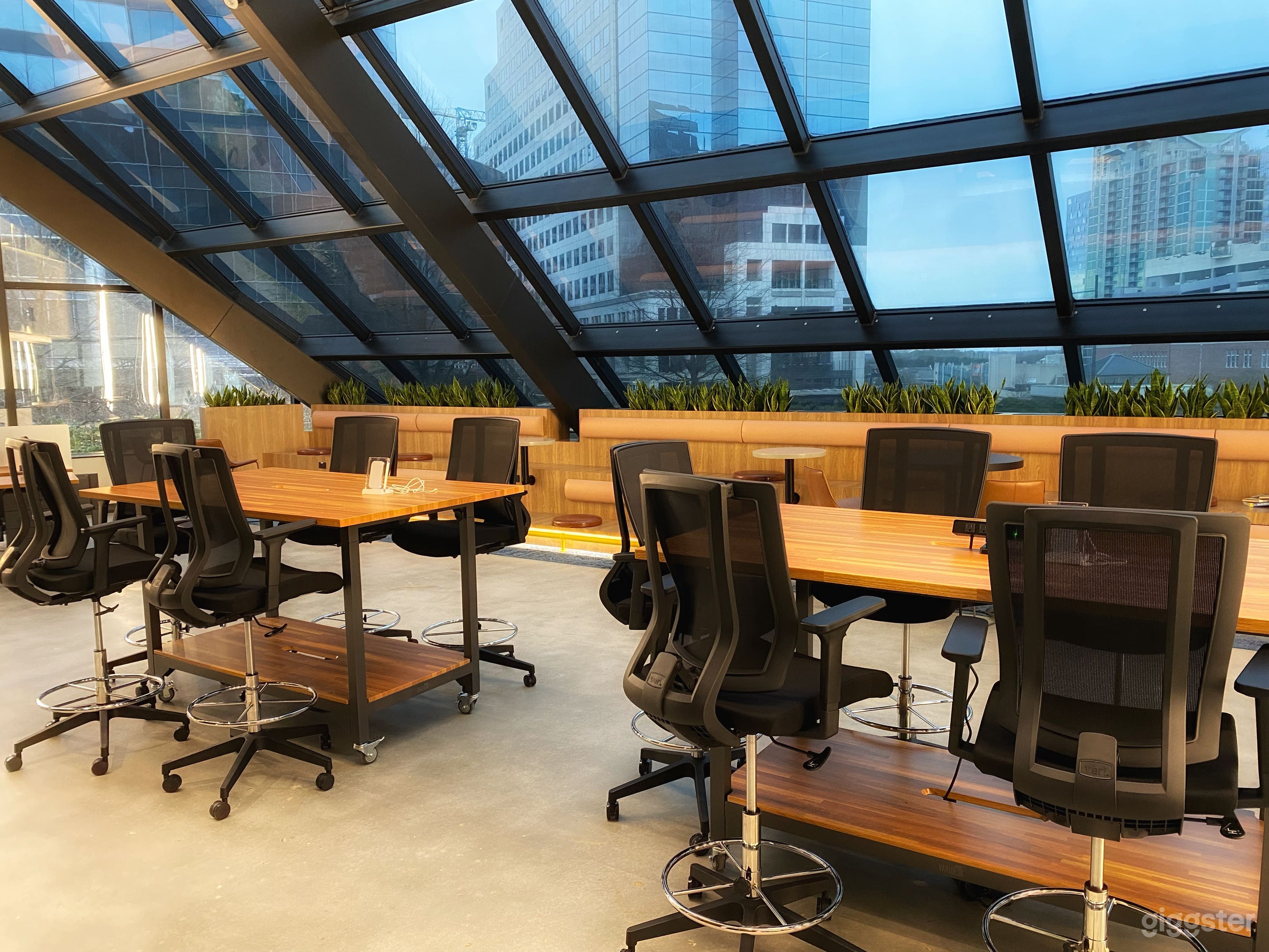 Flexible Co-working Event Space Photo 4