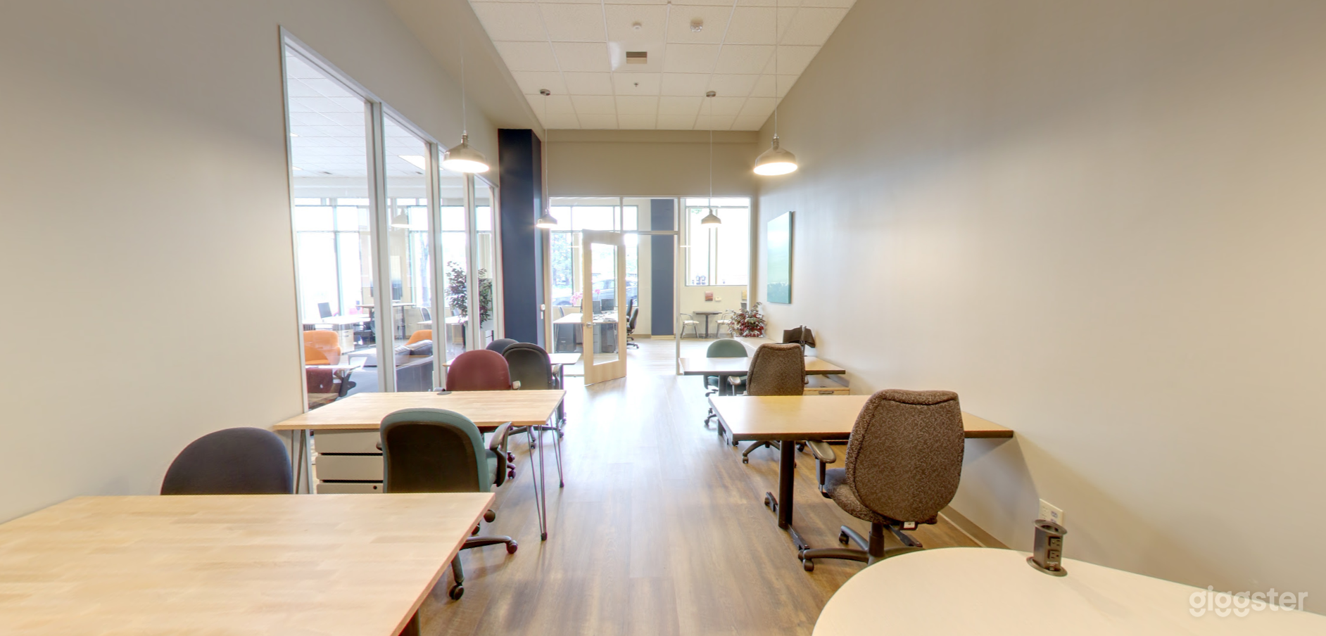 Large and Spacious Meeting Room in San Rafael Photo 3