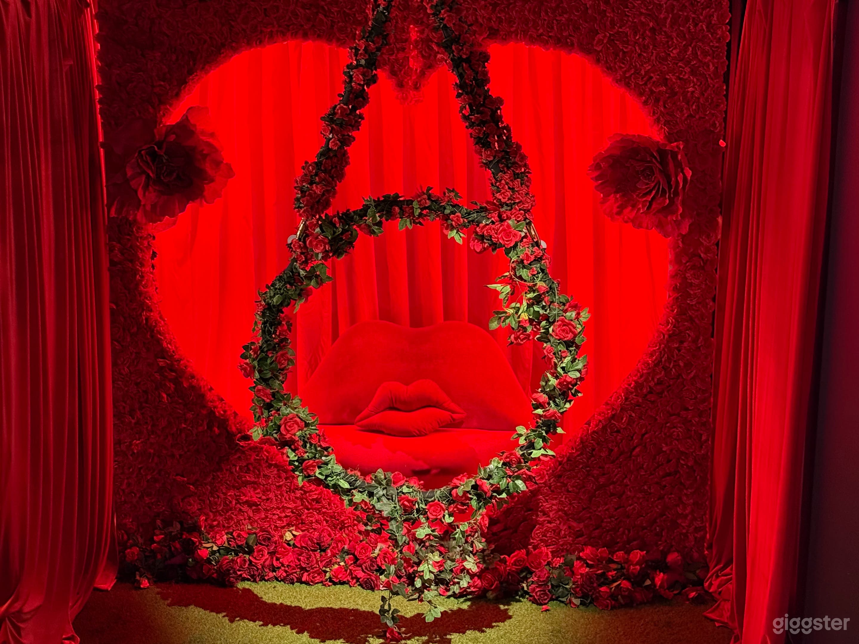 Custom Film Sets Photo 4