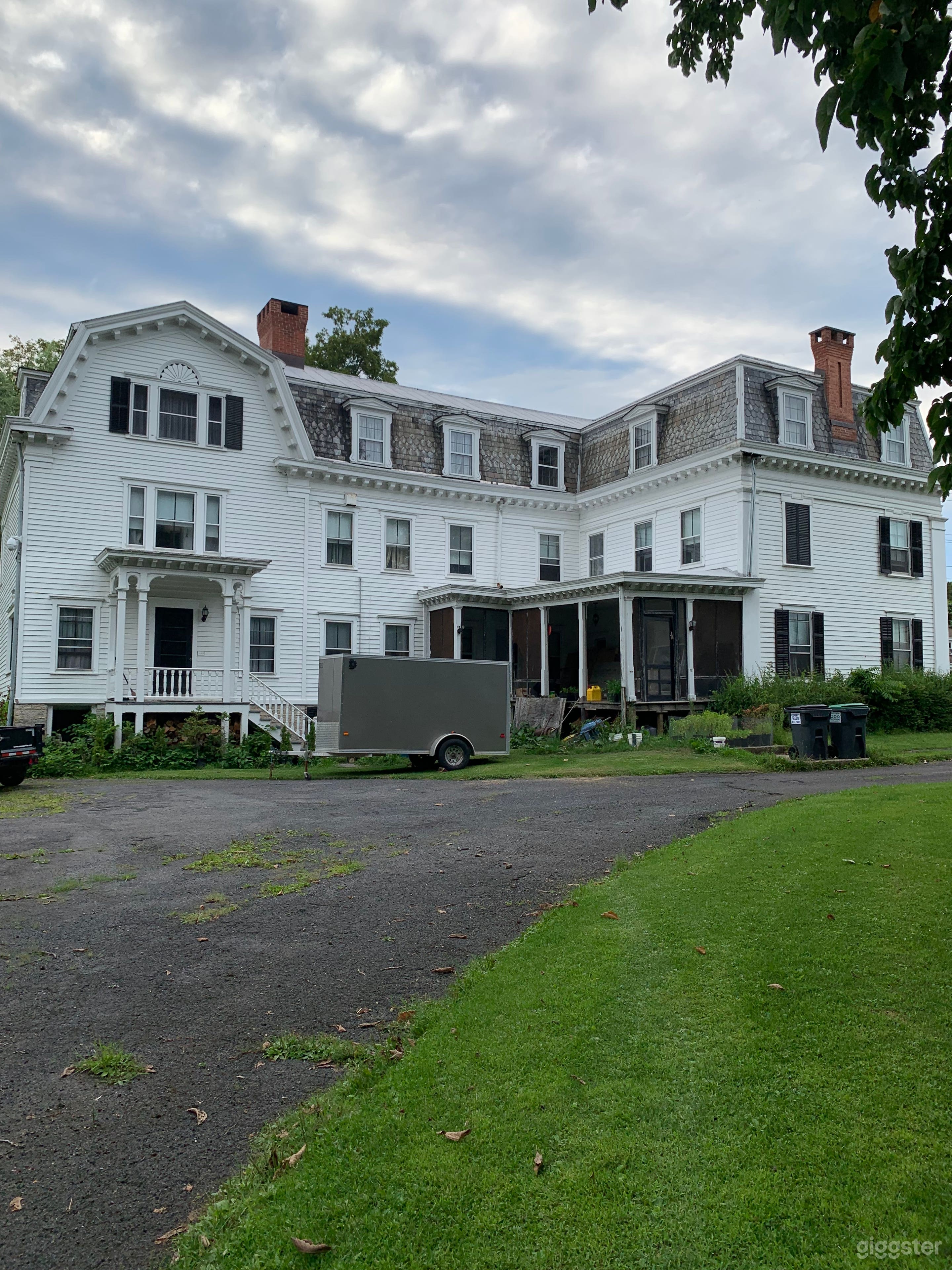 Great Spooky Spacious House Photo 1
