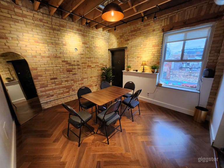  Yoga studio, dance space, private photo studio 