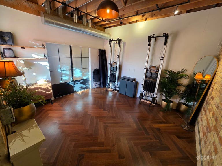 Yoga studio, dance space, private photo studio 