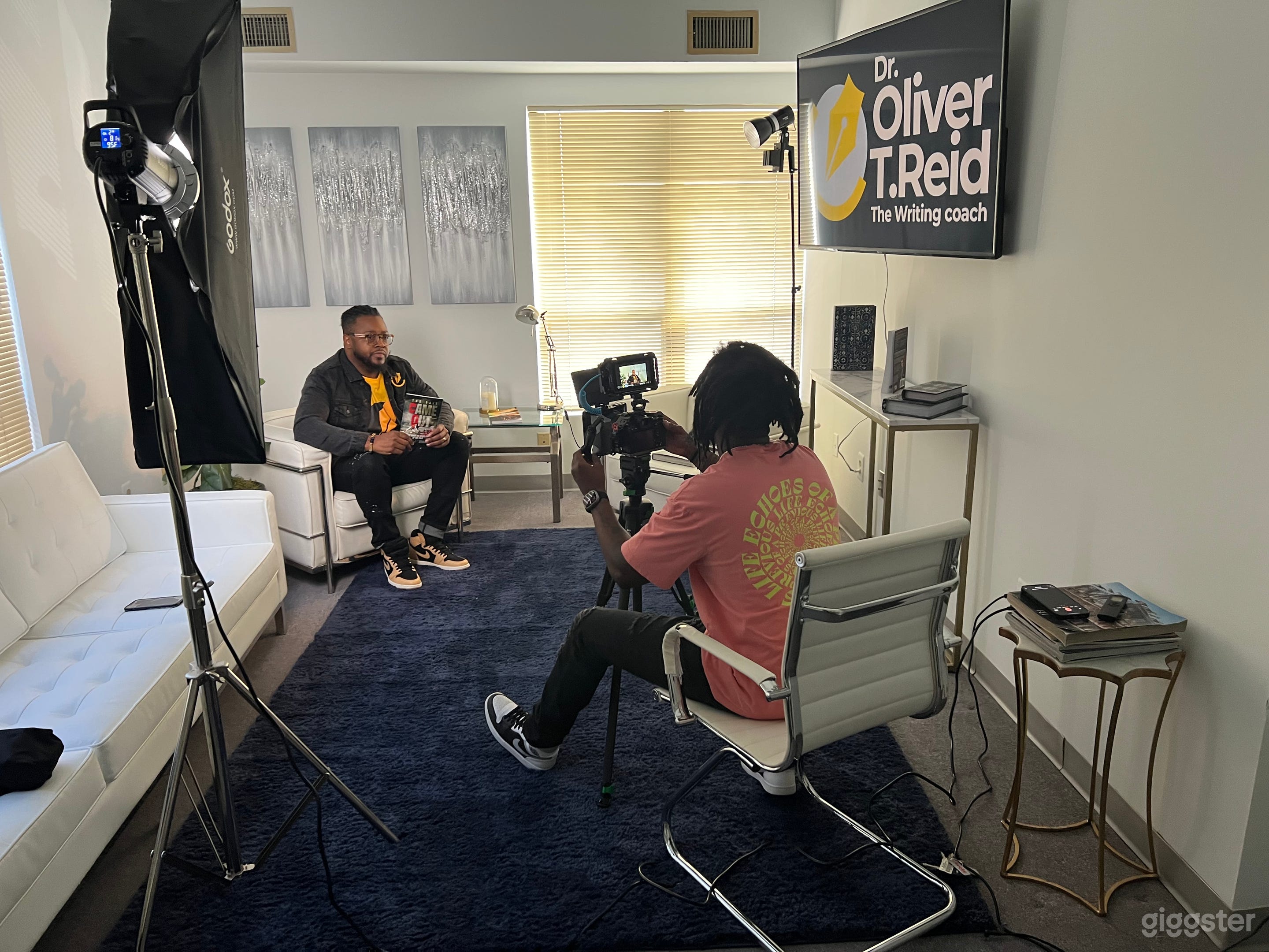 Two Unique Spaces Camera &amp; Lighting Included Photo 4