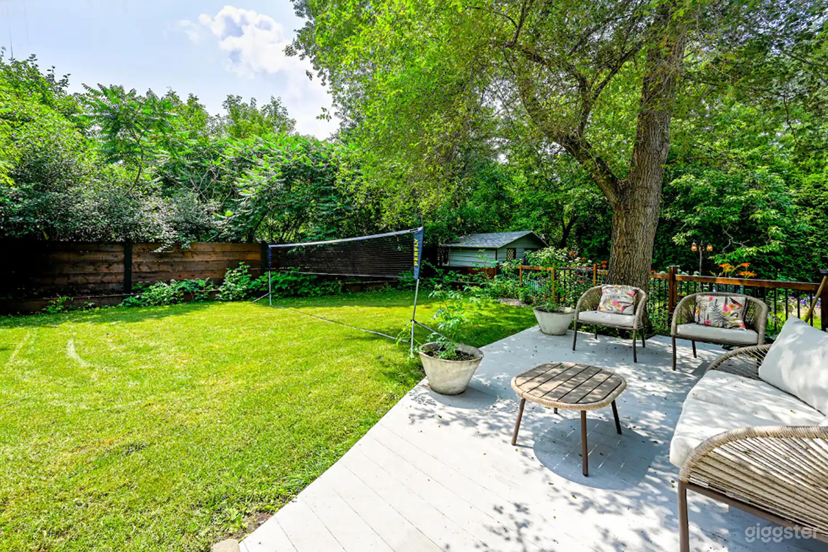 Courtyard with Palm Trees & Lush Outdoor Greenery Photo 1