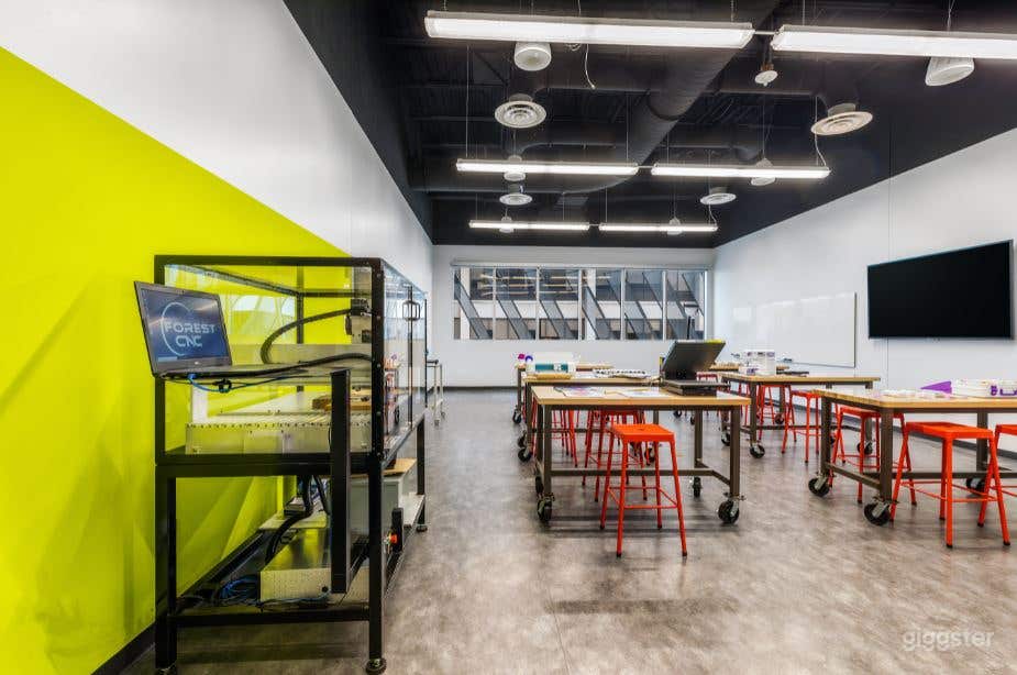 Library's Technical Study Room in River Center Branch Photo 1