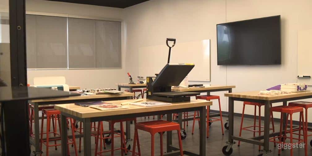 Library's Technical Study Room in River Center Branch Photo 3