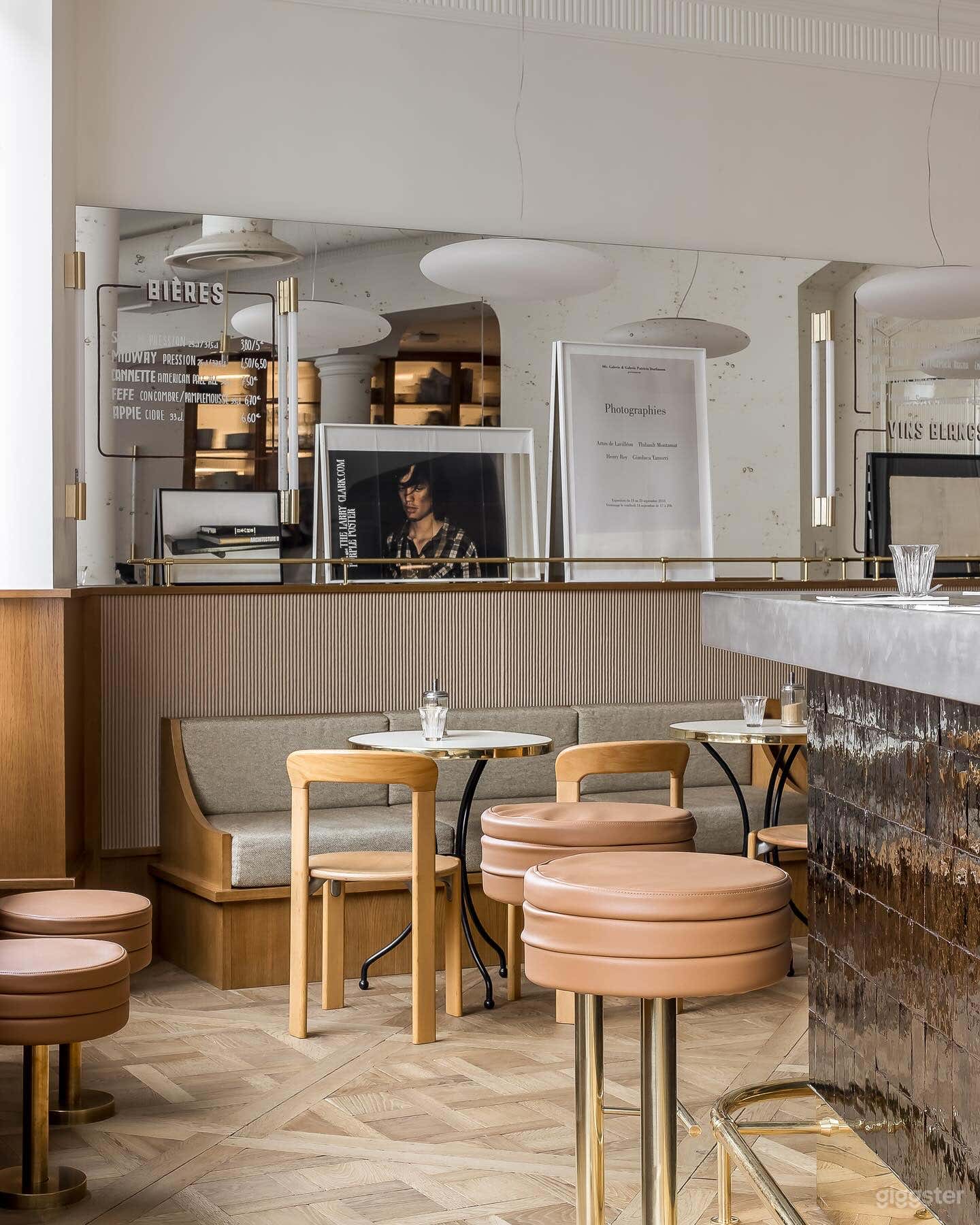 Photo de Neo-Coffee Shop - New and Unique Concept 1