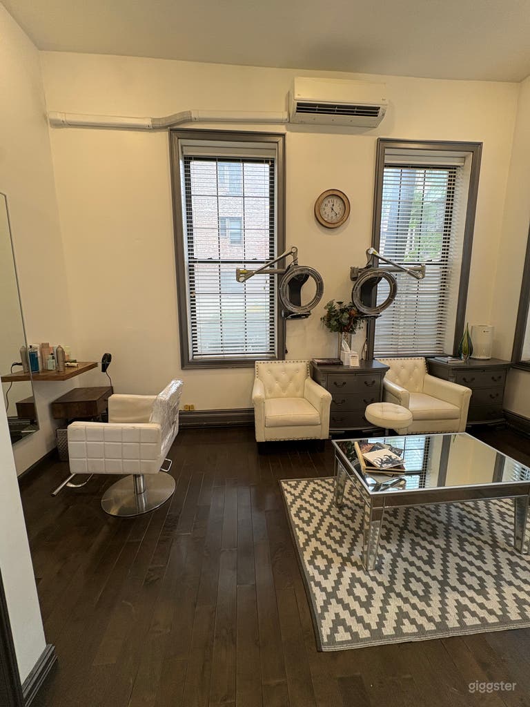  Chic Salon Loft in Greenwich Village 