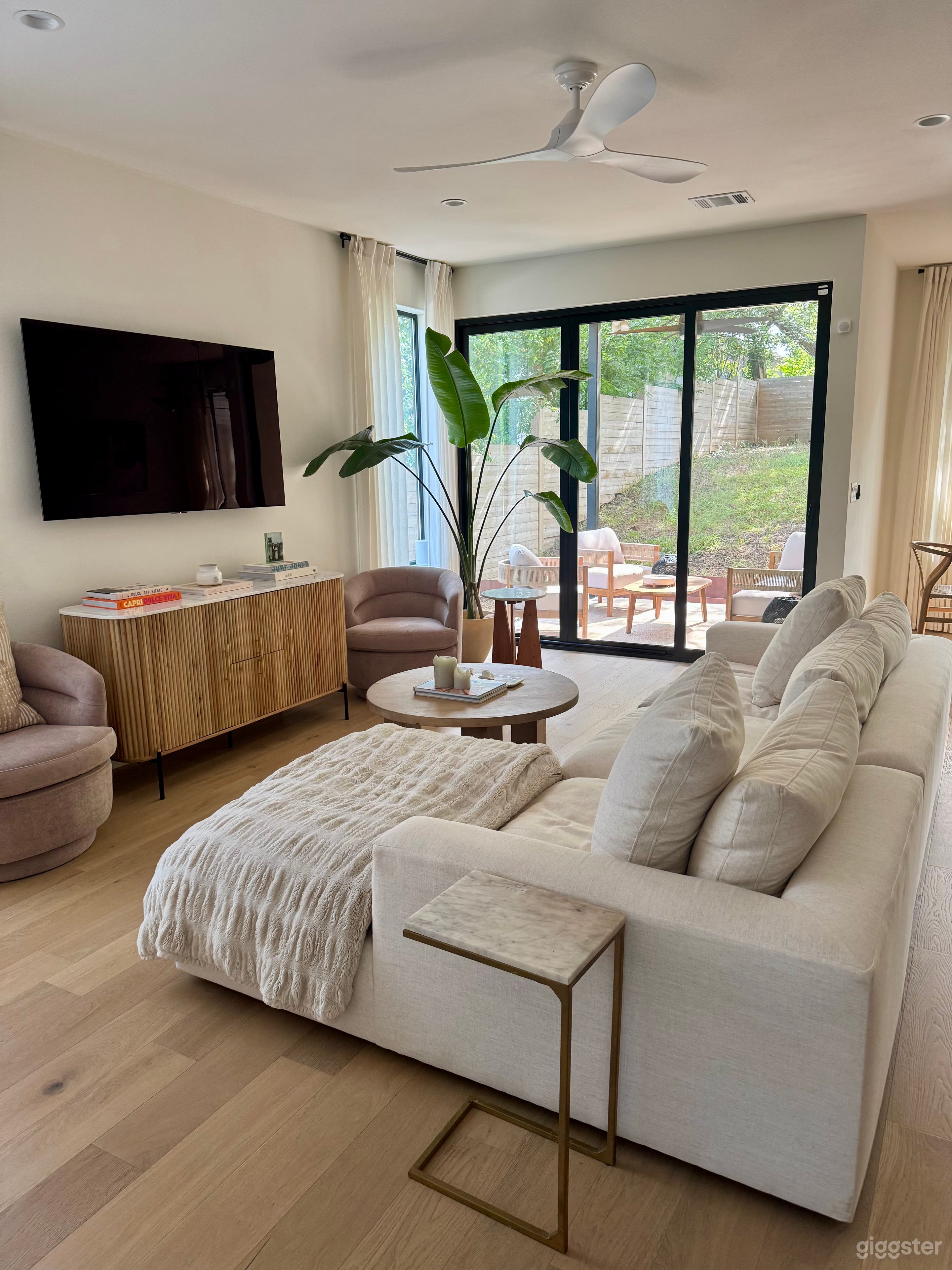 Modern, Organic Home (Tons of Natural Light!) Photo 4