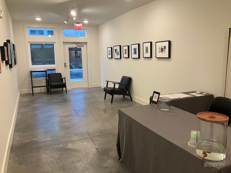  Intimate Midtown Art Gallery / Studio Space  