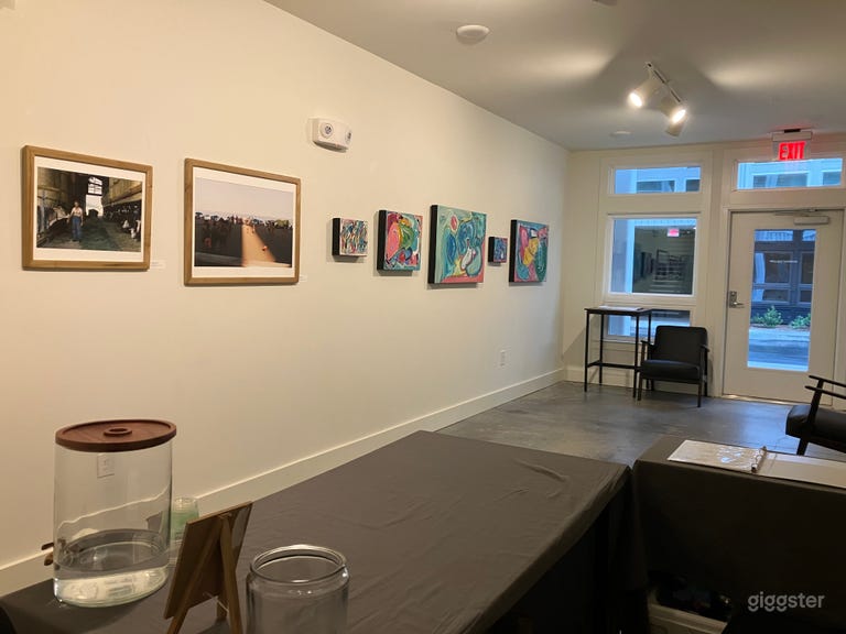  Intimate Midtown Art Gallery / Studio Space  