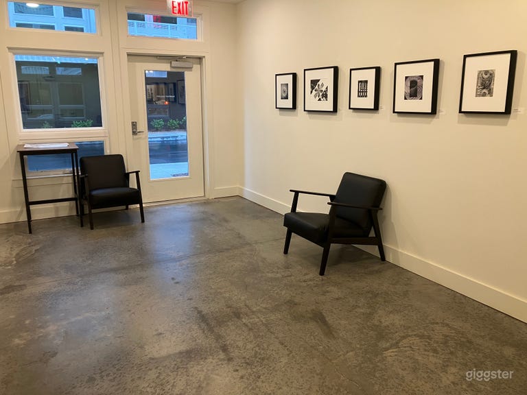  Intimate Midtown Art Gallery / Studio Space  