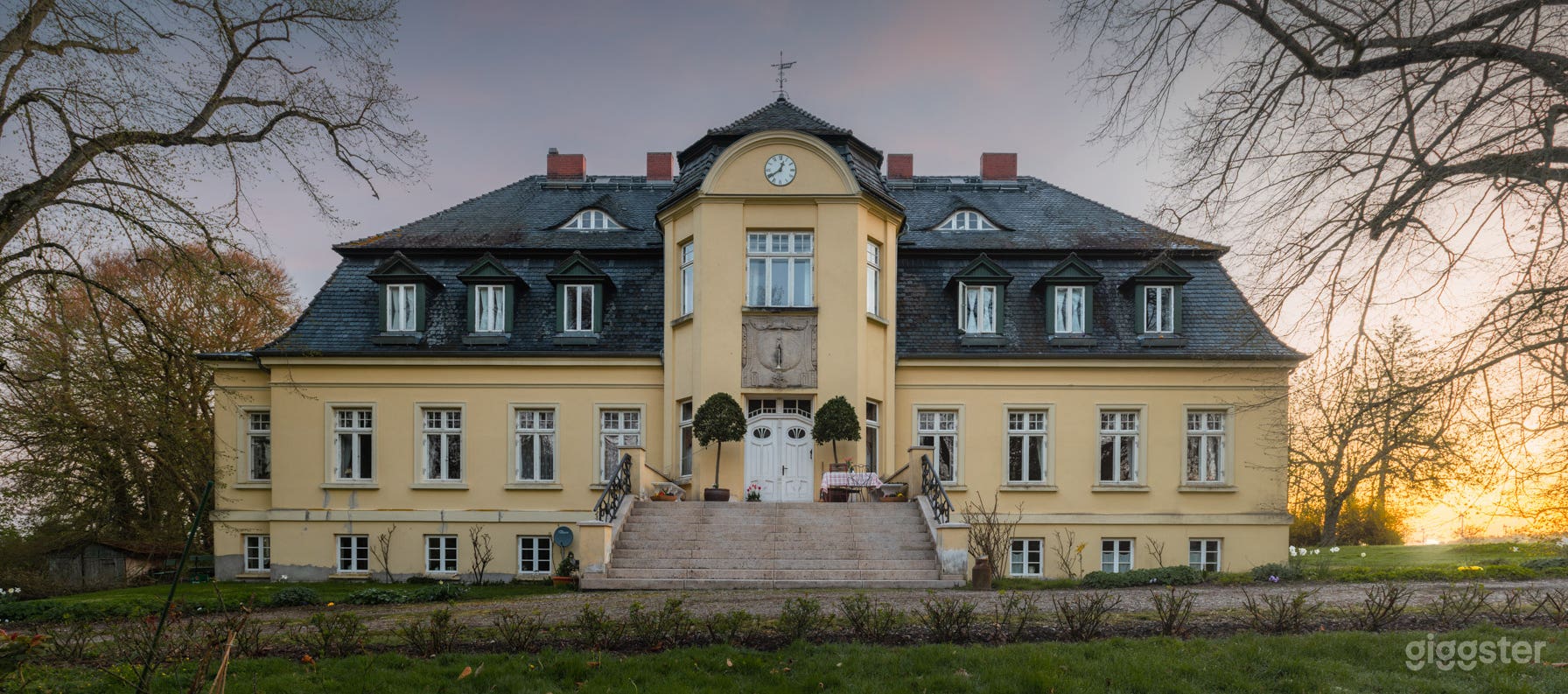 Echtes historisches Herrenhaus – Kein Set, voll authentisch Foto 4
