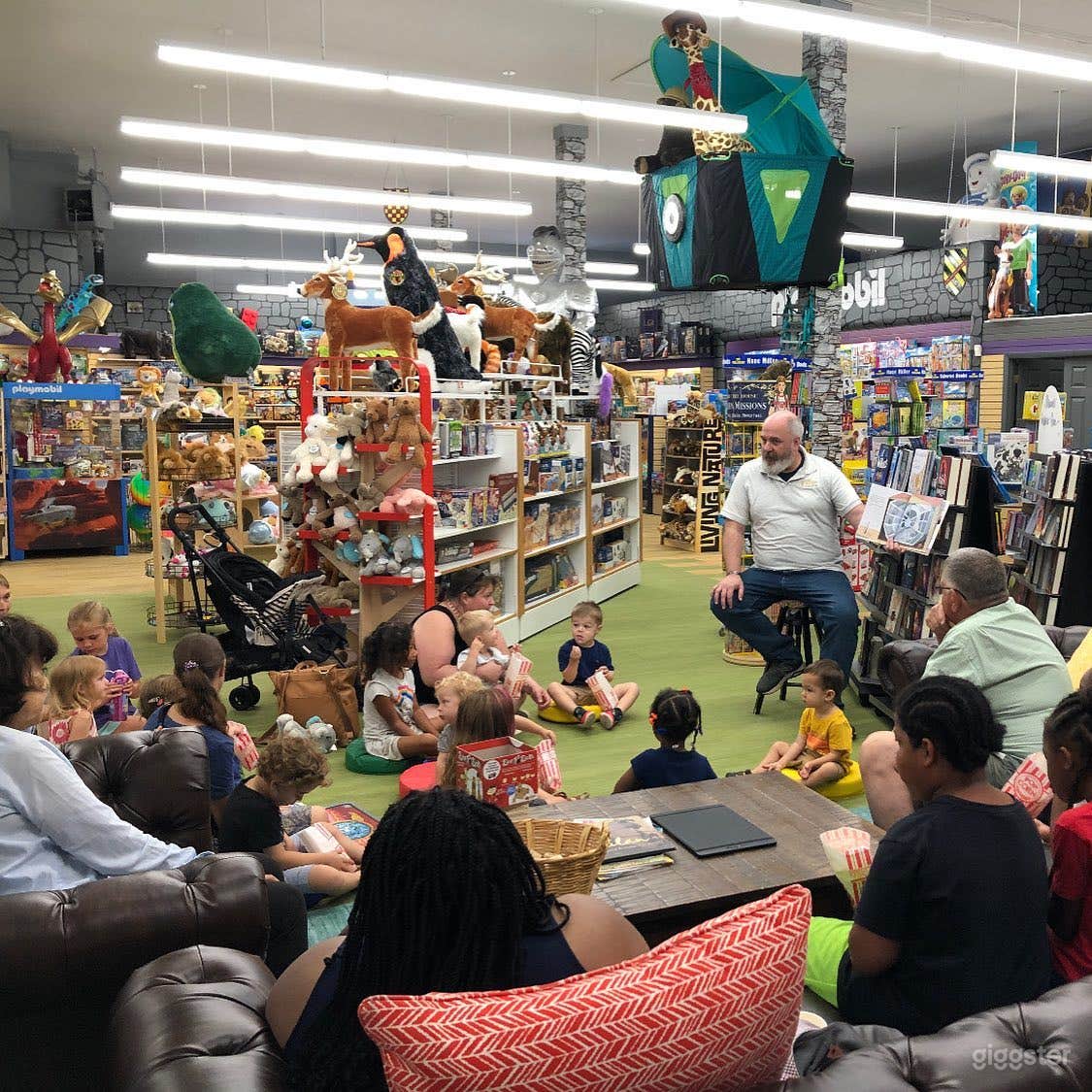 Events space, gift shop and toy store Photo 1