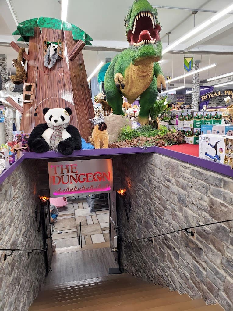 Events space, gift shop and toy store Photo 2