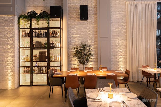 Stunning Restaurant in Tarzana Photo 1