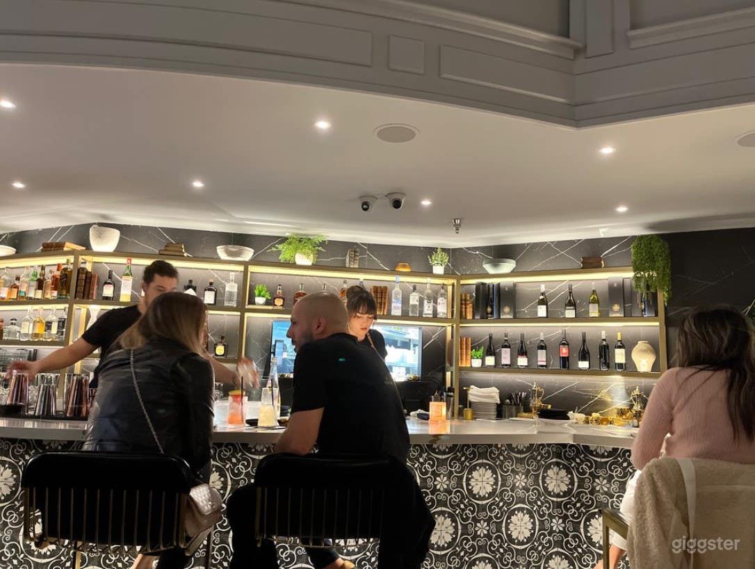 Stunning Restaurant in Tarzana Photo 2