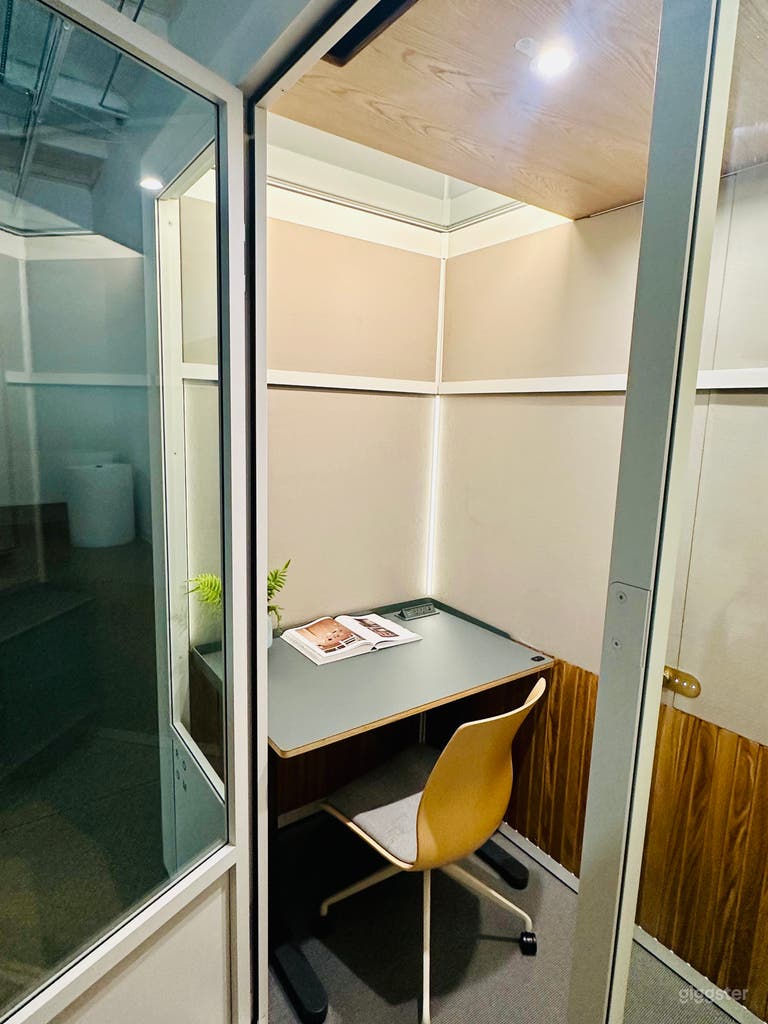  Bureau personnel Pod 