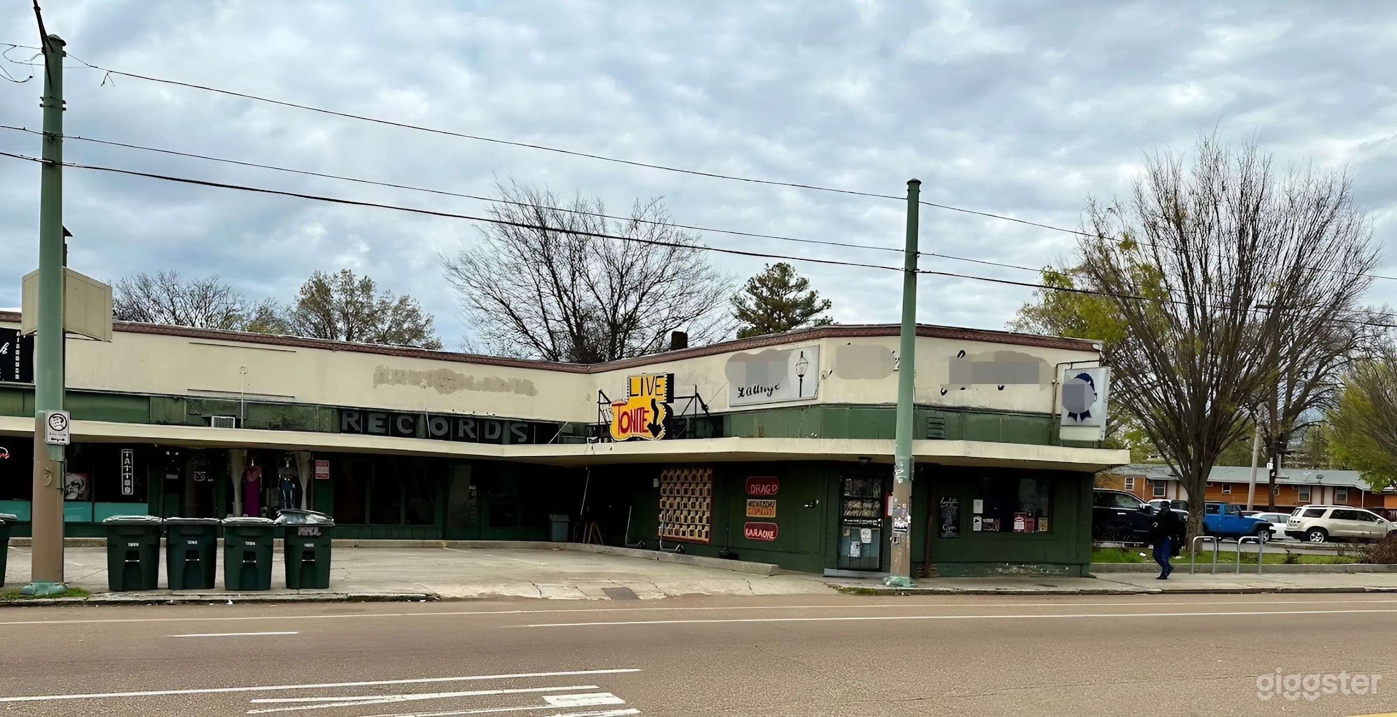 Classic Neighborhood Hangout with Beer, Pool Table, &amp; Live Music Photo 1