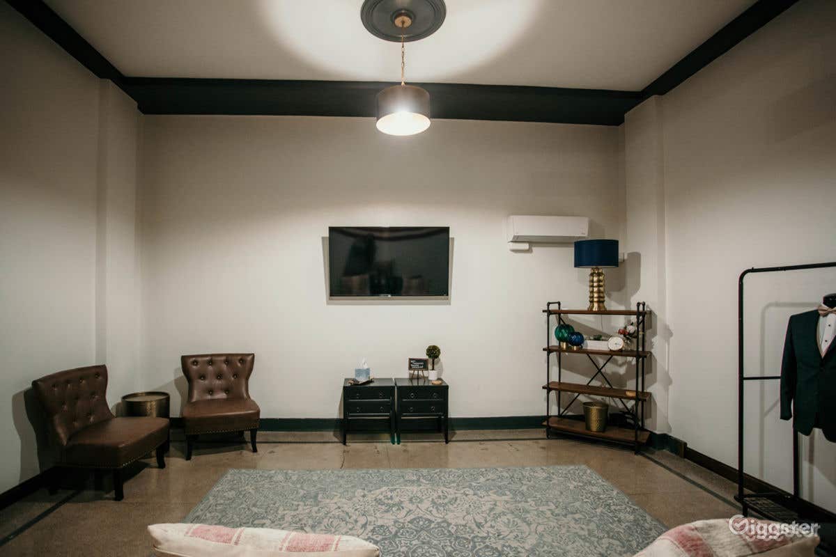 The Groom's Room Photo 3